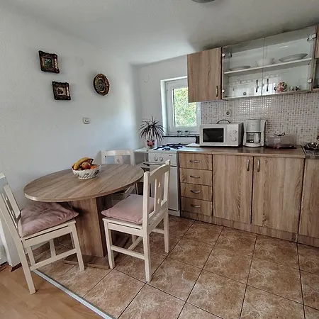Appartamento Little Garden House Malinska