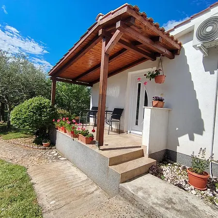 Little Garden House *